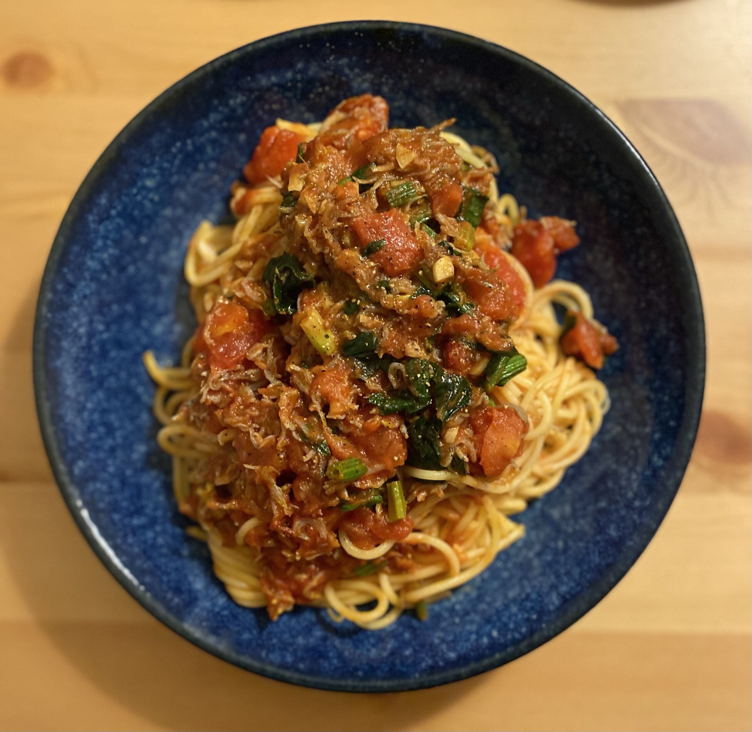 ちりめんじゃこと菜の花とアンチョビのトマトパスタ ちりめんじゃこと菜の花とアンチョビのトマトパスタ